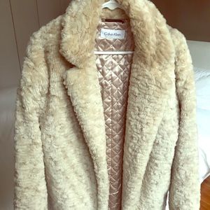 CALVIN KLEIN FAUX FUR JACKET. SIZE SMALL 🦋